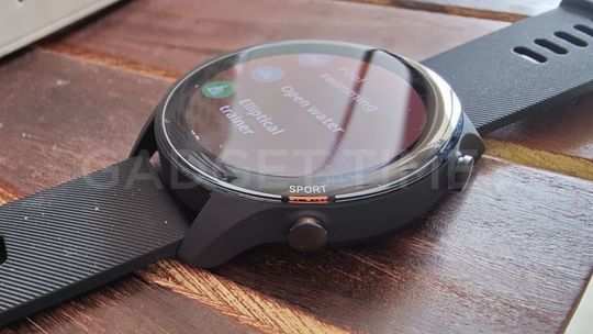 mi watch revolve active hands on photos Gadget Times Photogallery